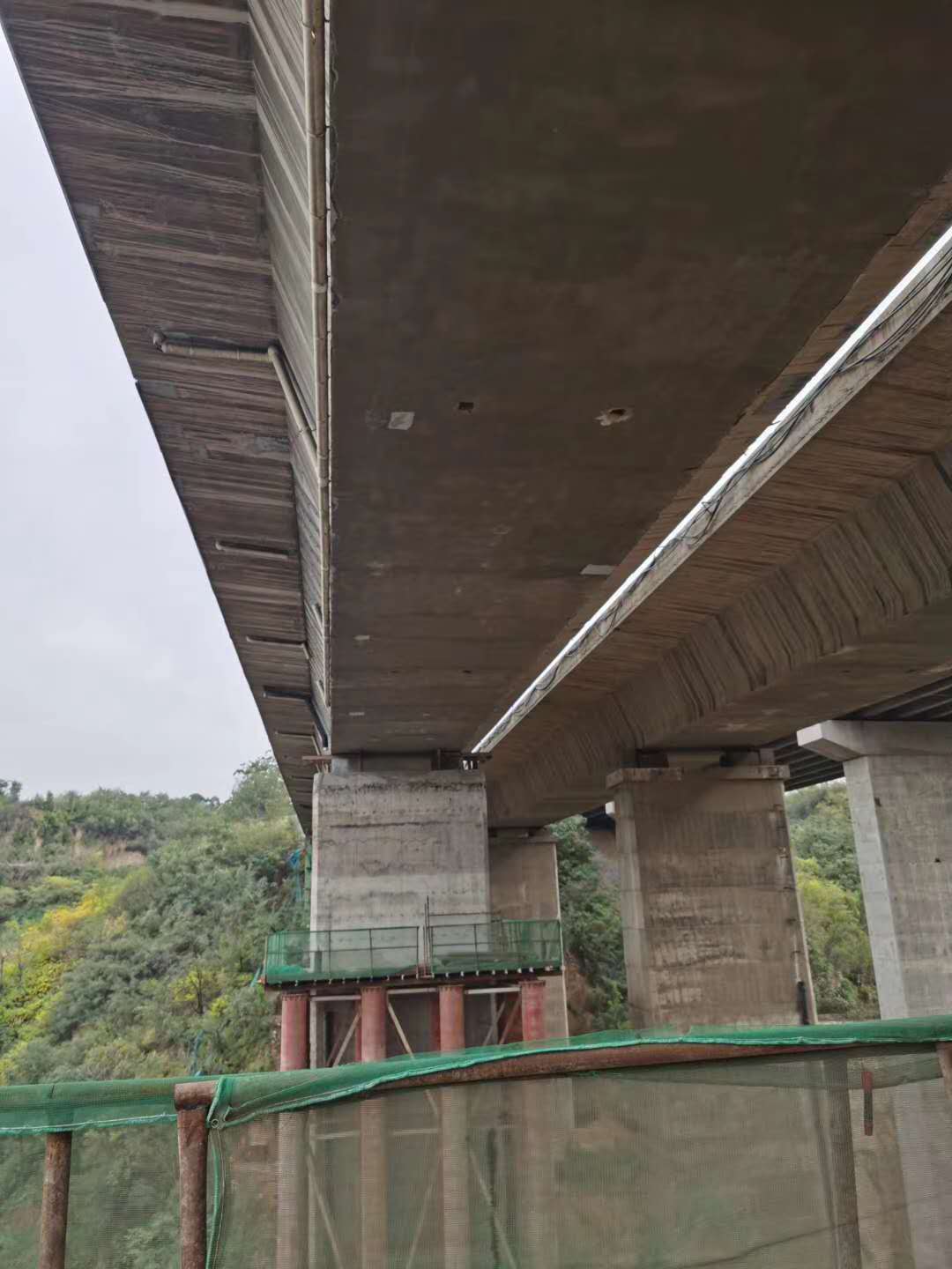 玄武桥梁加固前制定可行设计方案图并用对施工方法